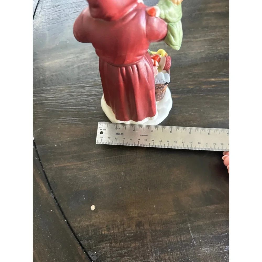 Hemco Ceramic‎ Santa Claus Figurine Holding Girl Teddy Bear Basket Christmas Dec